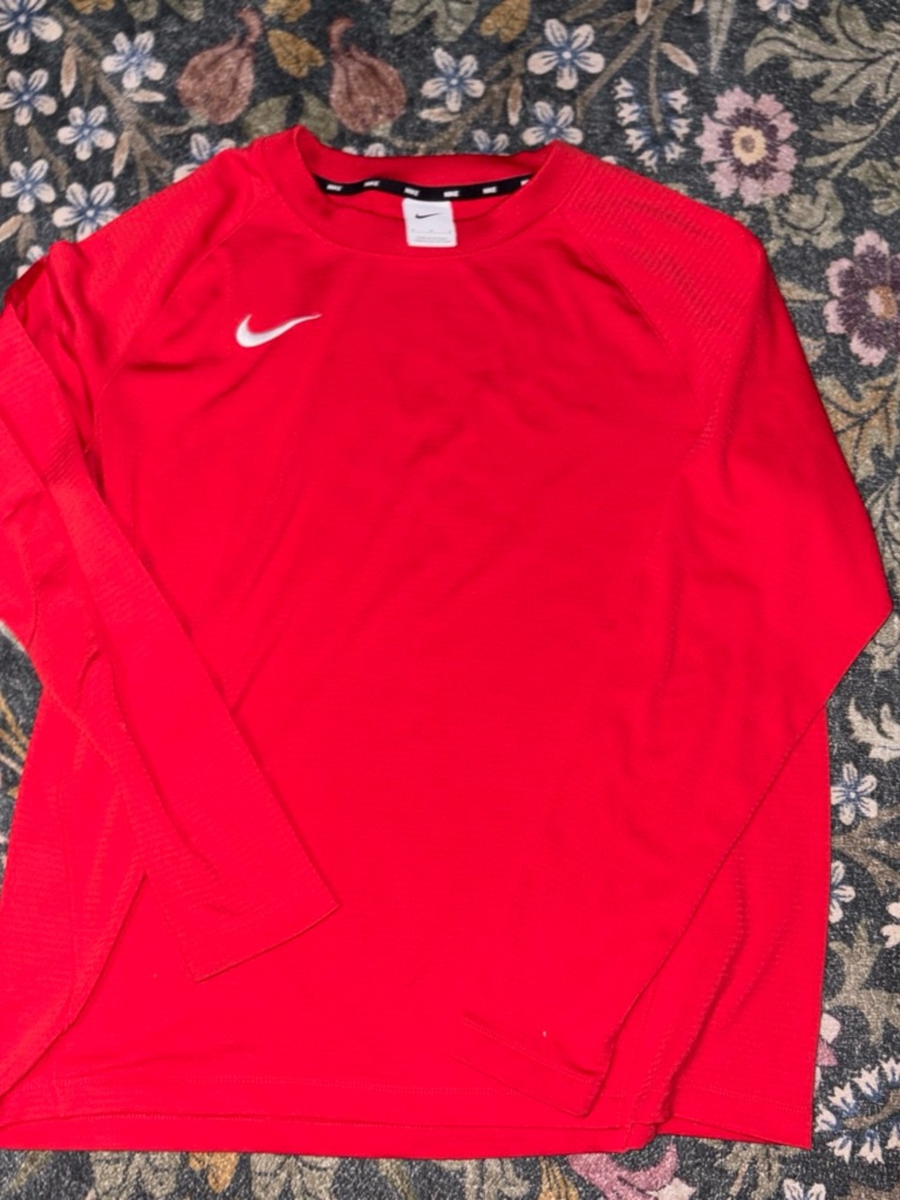 Nike long sleeve fleece top